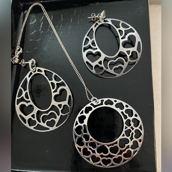 Elegant Sterling Silver Heart Jewelry Set - Picture 2 of 4
